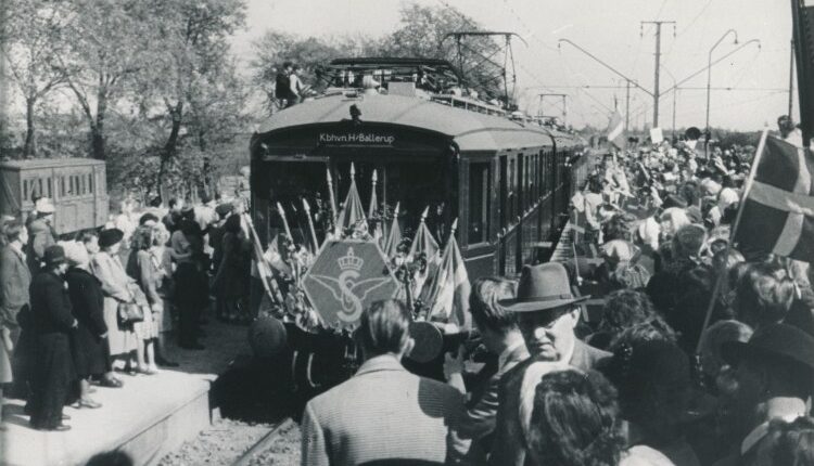 S-toget kommer til Herlev i 1949.