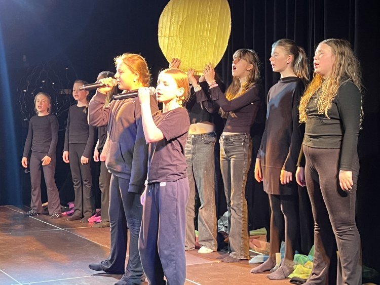 Musical i Nattens Mulm og mørke, Kildegårdsskolen i Herlev Medborgerhus