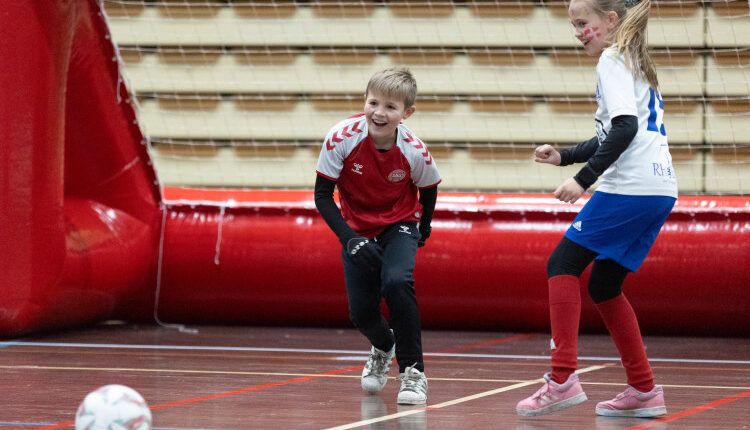 Fanzone før U18 træningskampen mellem Danmark og Finland den 13. november 2024 på Herlev Stadion. Foto: Claus Birch