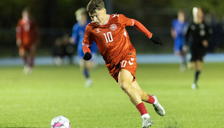 Olti Hyseni (Danmark) under U18 træningskampen mellem Danmark og Finland den 13. november 2024 på Herlev Stadion. Foto: Claus Birch.