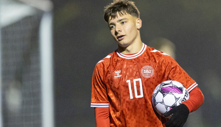 Olti Hyseni (Danmark) under U18 træningskampen mellem Danmark og Finland den 13. november 2024 på Herlev Stadion. Foto: Claus Birch.