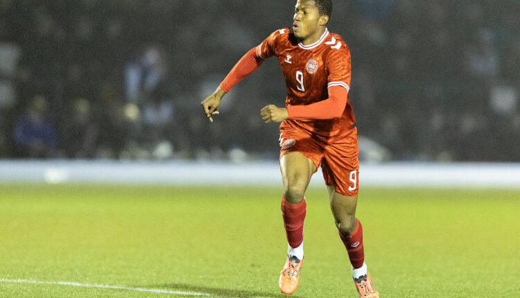 Chidozie Obi-Martin (Danmark) under U18 træningskampen mellem Danmark og Finland den 13. november 2024 på Herlev Stadion. Foto: Claus Birch.