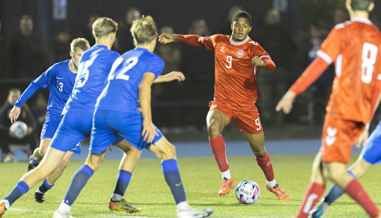 Chidozie Obi-Martin (Danmark) under U18 træningskampen mellem Danmark og Finland den 13. november 2024 på Herlev Stadion. Foto: Claus Birch.